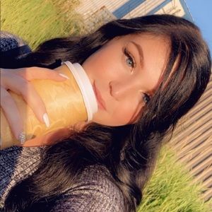 Meet your Posher, April
